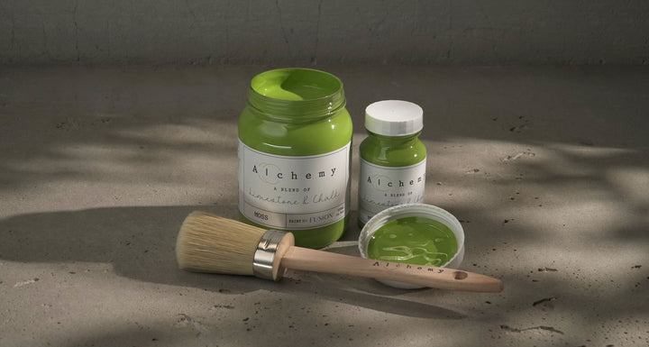 Moss pint and tester size with brush front lay